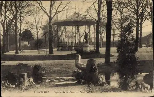 Ak Charleville Mézières Ardennes, Square de la Gare, Pont rustique, Lutteurs, Kiosque