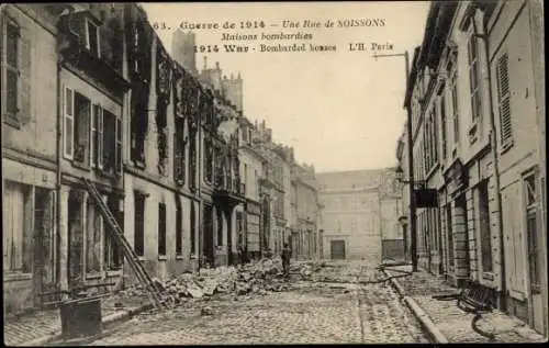 Ak Soissons Aisne, rue avec Maisons bombardées, Ruinen, I. WK