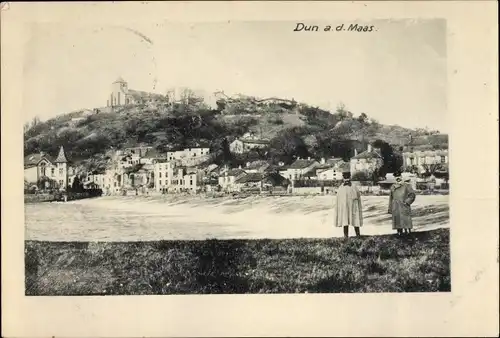 Ak Dun sur Meuse, Ortsansicht, Soldaten