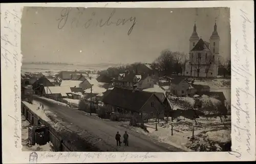 Foto Ak Szymbark Schönberg Westpreußen, Blick auf den Ort, Winter, Kirche