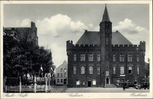 Ak Kalkar am Niederrhein, Straßenpartie mit Blick auf Rathaus und Stadtcafé