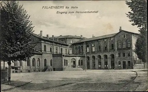 Ak Falkenberg an der Elster, Personenbahnhof, Eingang