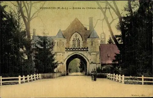 Ak Vernantes Maine et Loire, Entrée du Château de Loroux