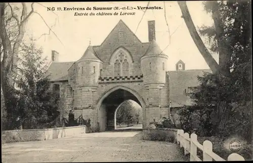 Ak Vernantes Maine et Loire, Entrée du Château de Loroux