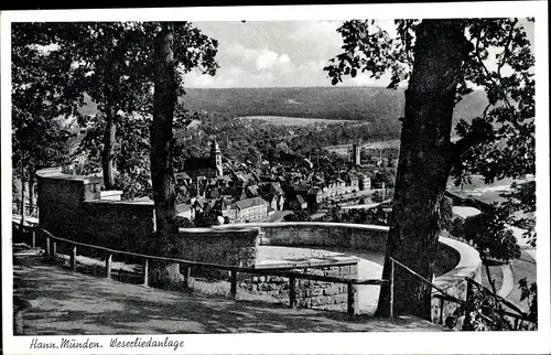 Ak Hann. Münden in Niedersachsen, Weserliedanlage, Blick auf den Ort