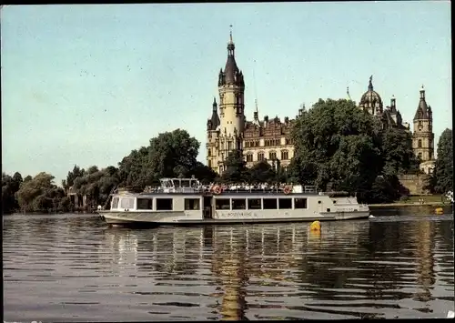 Ak Schwerin in Mecklenburg, Blick zum Schloss, Passagierschiff