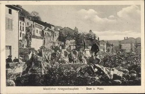 Ak Dun Maas Meuse, Westlicher Kriegsschauplatz, Trümmer, Soldaten