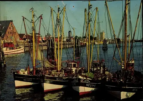 Ak Nordseebad Cuxhaven, Fischereihafen, mit Blick zur Alten Liebe, Fischkutter