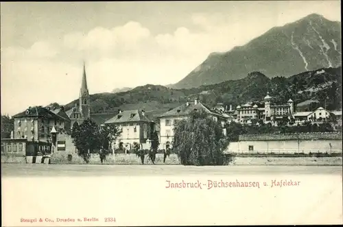 Ak Innsbruck Büchsenhausen Tirol, Ortschaft mit Hafelekar, Kirchturm