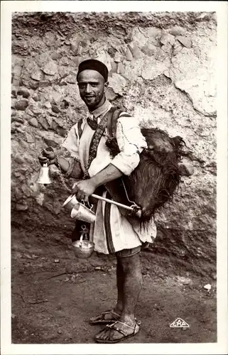 Ak Marokko, Porteur d'eau, Mann in Volkstracht, Glocken