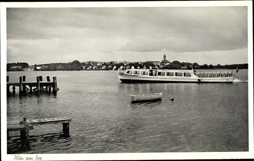 Ak Plön am See in Schleswig Holstein, Passagierschiff auf dem See