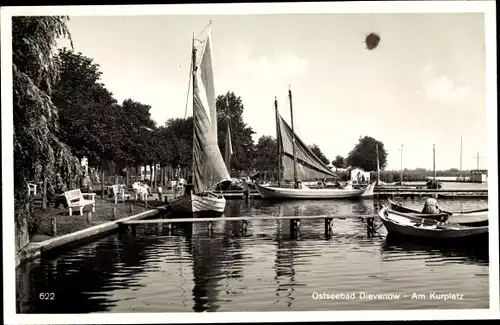 Ak Dziwnów Dievenow in Pommern, Am Kurplatz, Segelboote, Ruderboot
