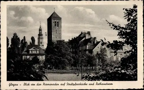 Ak Głogów Glogau Schlesien, Blick von den Promenaden auf Stadtpfarrkirche und Rathausturm