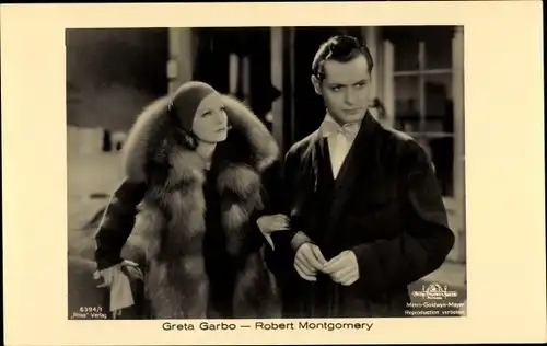 Ak Schauspielerin Greta Garbo, Robert Montgomery, Filmszene