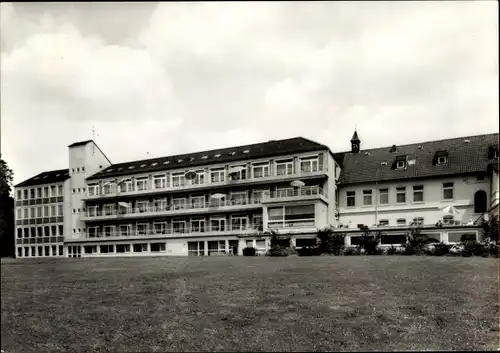 Ak Bad Iburg am Teutoburger Wald, Franziskus- Hospital, Parkansicht