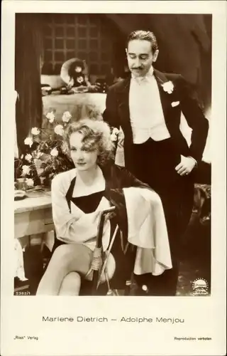 Ak Schauspielerin Marlene Dietrich, Adolphe Menjou, Filmszene