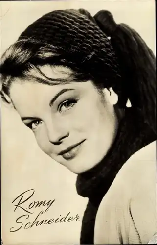 Ak Schauspielerin Romy Schneider, Portrait