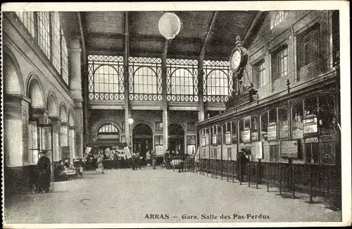 Ak Arras Pas de Calais, Gare, Salle des Pas Perdus, Bahnhof, Innenansicht