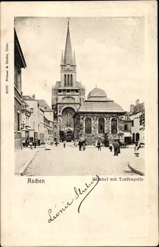Ak Aachen in Nordrhein Westfalen, Domhof mit Taufkapelle
