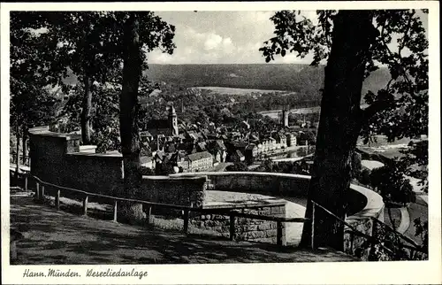 Ak Hann. Münden in Niedersachsen, Weserliedanlage, Blick auf den Ort