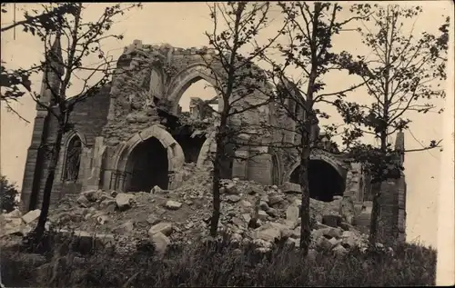 Foto Ak Rouvres en Woëvre Meuse, Kirchenruine August 1916