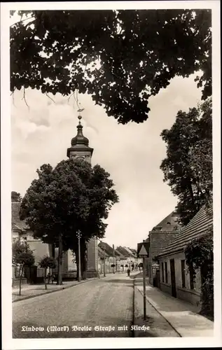 Ak Lindow in der Mark, Breite Straße, Kirche