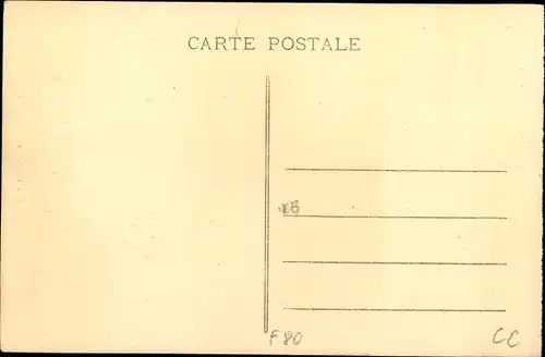 Ak Somme, Ordre de Saint Dominique, Novice recitant son rosaire au jardin