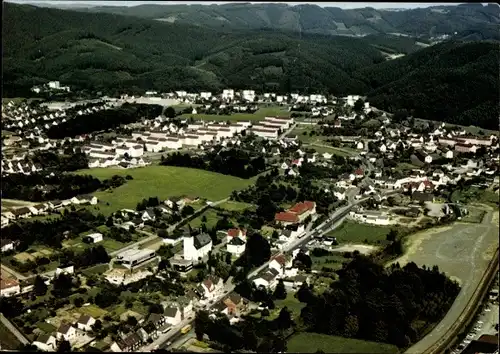 Ak Bergneustadt im Bergischen Land, Luftaufnahme