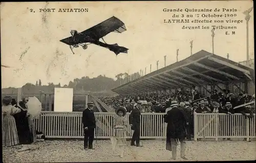 Ak Port Aviation, Grande Quinzaine de Paris 1909, Latham effectue son virage devant les Tribunes