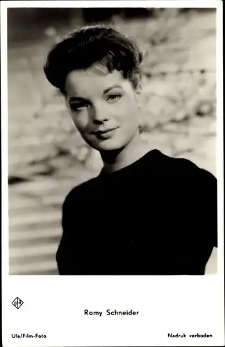 Ak Schauspielerin Romy Schneider, Portrait