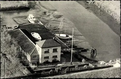 Ak Weener Ostfriesland, Haus aus Vogelschau, Boote