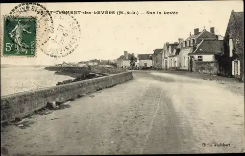 Ak Saint Clément des Levées Maine-et-Loire, Sur la Levee