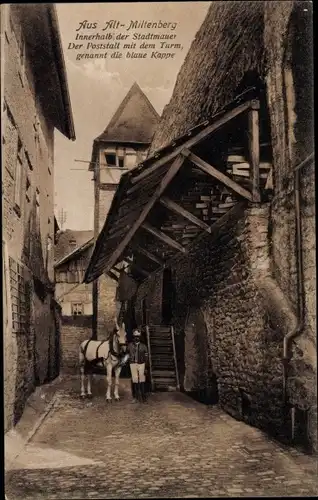 Ak Miltenberg am Main Unterfranken Bayern, Innerhalb der Stadtmauer, Poststall, Turm, blaue Kappe