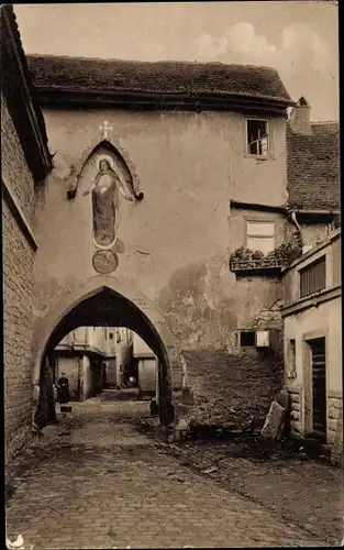 Ak Miltenberg am Main, Fischertor mit Blick in Fischergasse