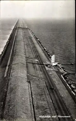 Ak Den Oever Wieringen Nordholland Niederlande, Afsluitdijk met Monument