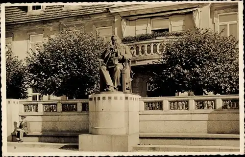 Foto Ak Reuterstadt Stavenhagen in Mecklenburg, Reuter-Denkmal