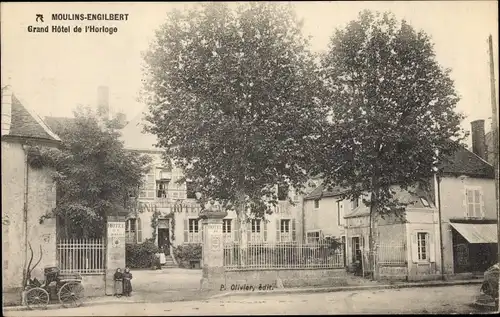 Ak Moulins Engilbert Nièvre, Grand Hotel de l'Horloge