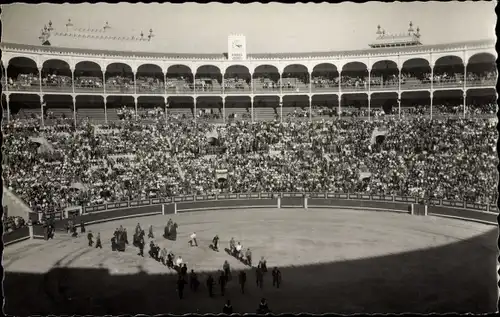 Ak Madrid Spanien, Plaza de Toros, Arena, Publikum