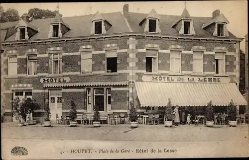 Ak Houyet Wallonien Namur, Place de la Gare, Hotel de la Lesse