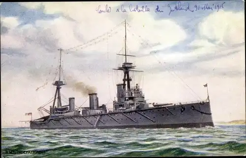 Künstler Ak Britisches Kriegsschiff, HMS Indefatigable, Battle Cruiser