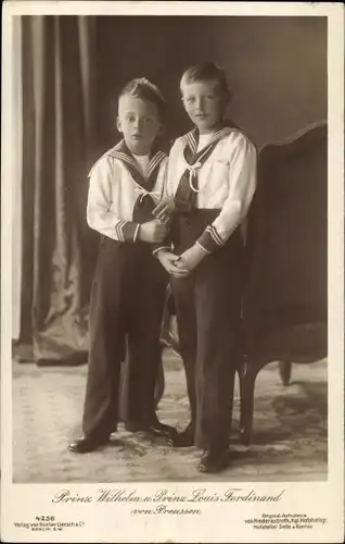 Ak Prinzen Wilhelm und Louis Ferdinand von Preußen, Portrait in Matrosenanzügen