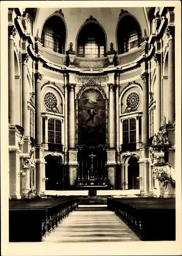 Ak Dresden Altstadt, Hofkirche vor der Zerstörung, Innenansicht, Blick zum Altar