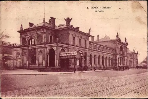 Ak Bonn am Rhein, Bahnhof, Straßenseite