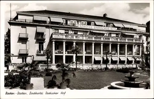 Ak Baden Baden, Badhotel Badischer Hof, Balkons, Fontäne