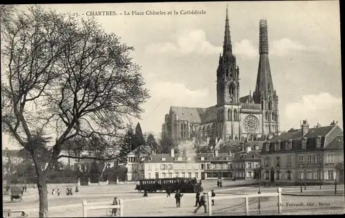 Ak Chartres Eure et Loir, La Place Chatelet et la Cathedrale, Eisenbahn