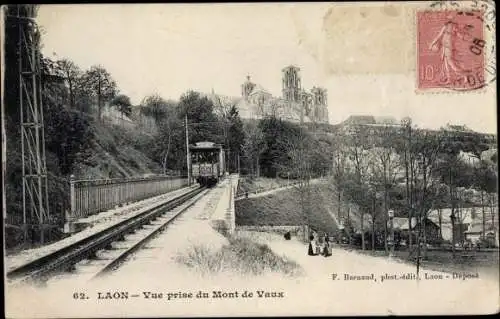 Ak Laon Aisne, Vue prise du Mont de Vaux, Straßenbahn 990, Kirche