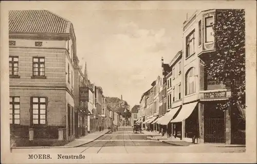 Ak Moers am Niederrhein, Blick in die Neustraße, Geschäfte, Kutsche