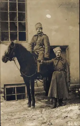 Foto Russische Soldaten in Uniform, Pferd