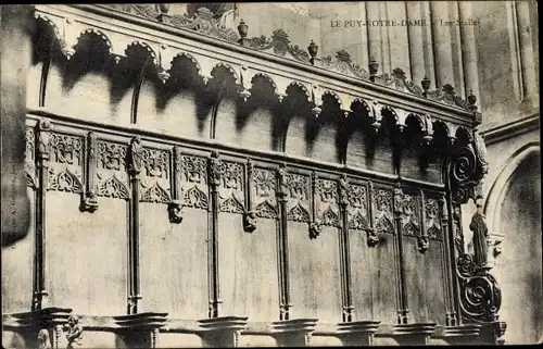 Ak Le Puy Notre Dame Maine et Loire, Les Stalles