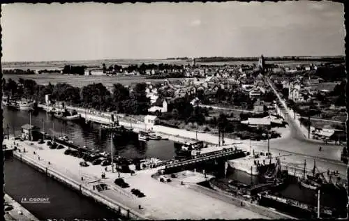 Ak Ouistreham Calvados, Vue Generale du Port